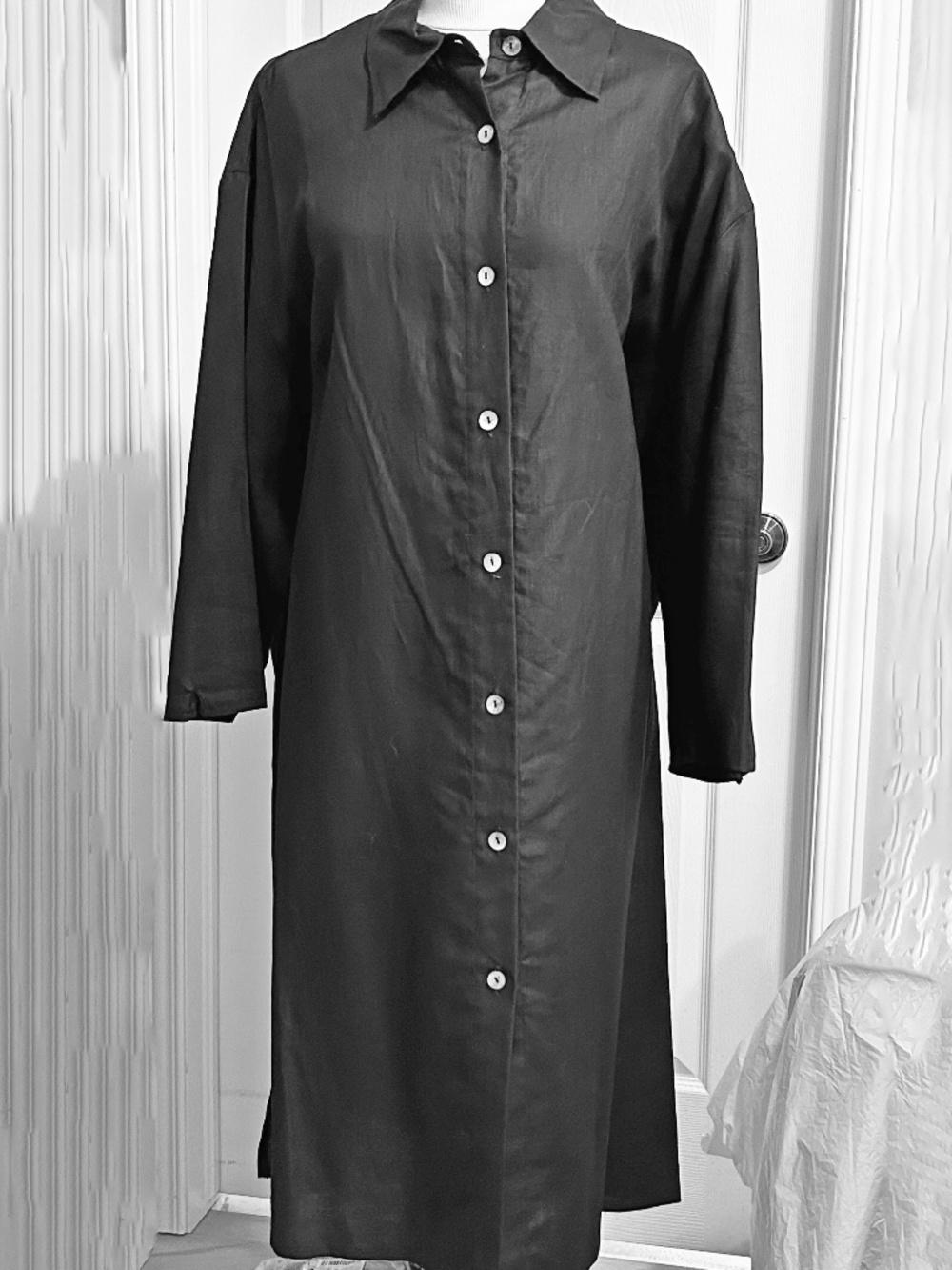 DRESS, PURE LINEN, SIZE 24W, MOTHER OF PEARL BUTTONS, LONG LENGTH, SHIRT COLLAR,